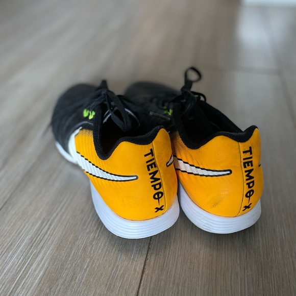 Women’s Nike Field Hockey shoes - Picture 2 of 4